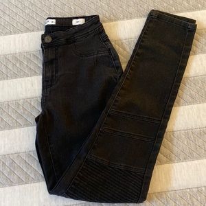 SOLD: Black Skinny Jeans
